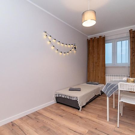 Apartamento Regem Wola Varsovia Exterior foto