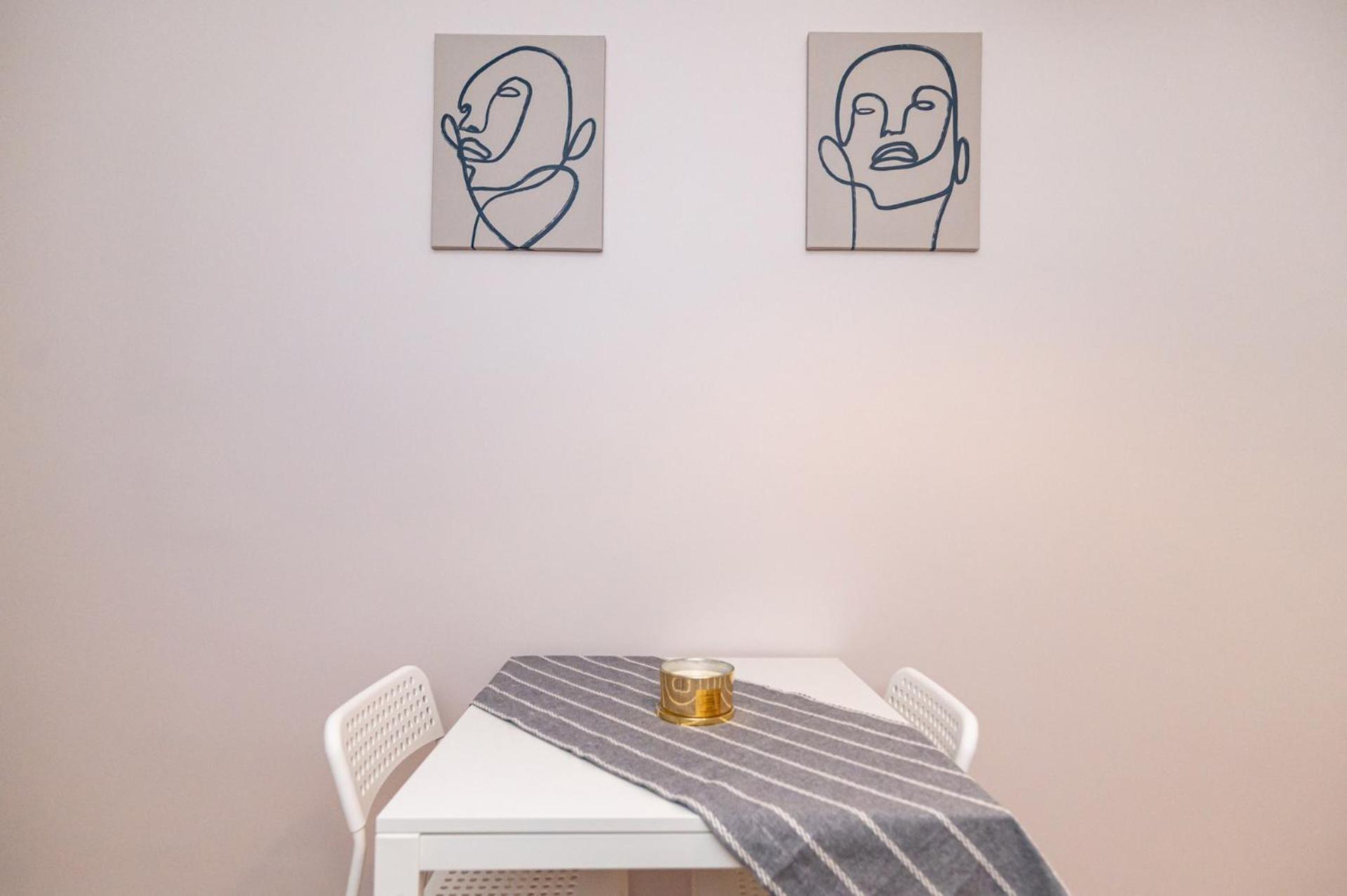 Apartamento Regem Wola Varsovia Exterior foto