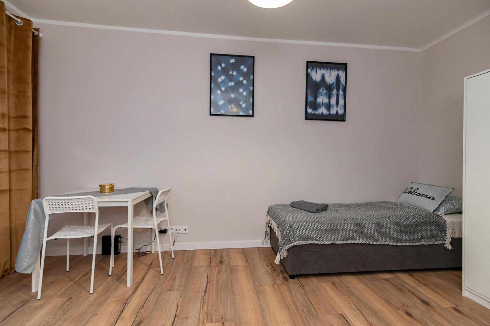 Apartamento Regem Wola Varsovia Exterior foto